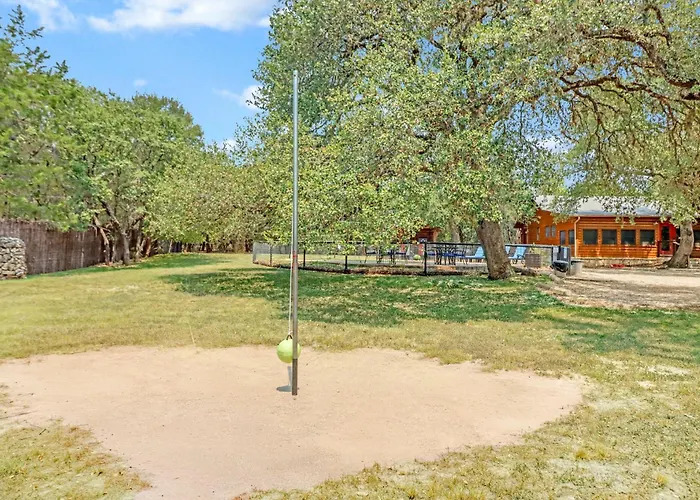 Wimberley Log Cabins Resort And Suites- The Oak Lodge