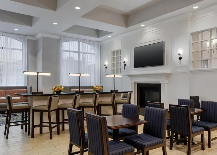 Hampton Inn & Suites Albany-Downtown
