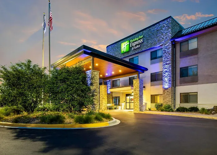 Holiday Inn Express & Suites Minneapolis - West End By Ihg