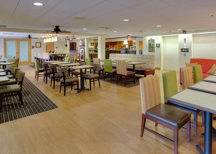 Pittsburgh Airport Inn And Suites