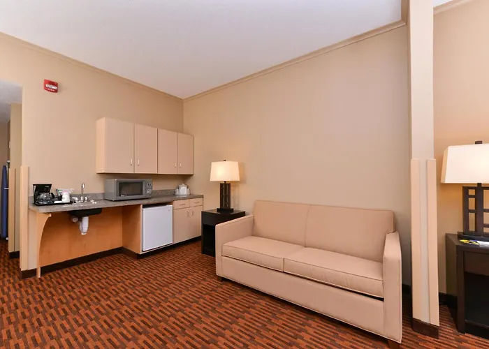 Holiday Inn Express Breezewood By Ihg