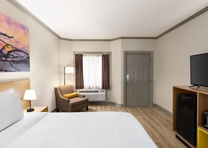 Days Inn By Wyndham Kingsland Naval Base I-95