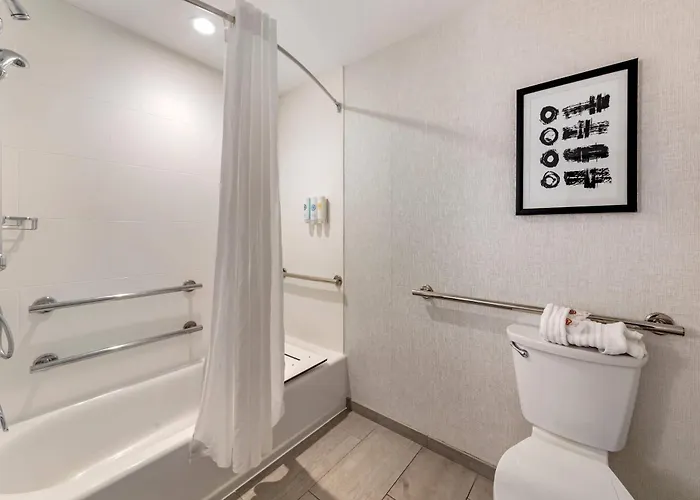 Comfort Inn & Suites Miami International Airport