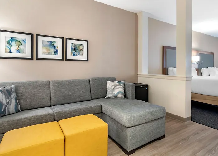 Comfort Suites Grandview - Kansas City
