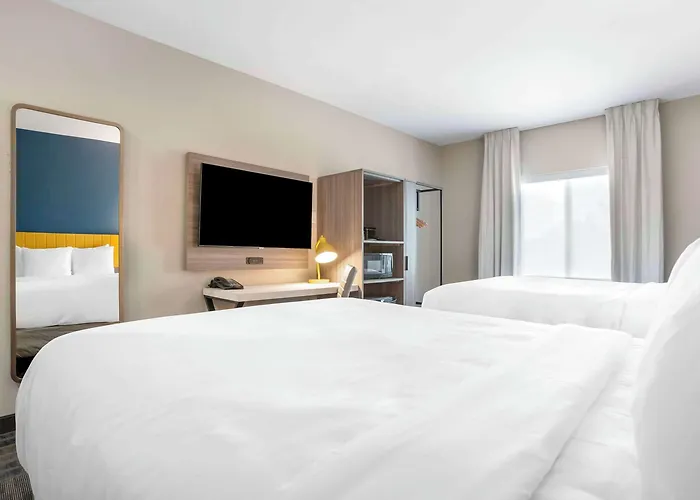 Comfort Inn & Suites Destin Near Henderson Beach