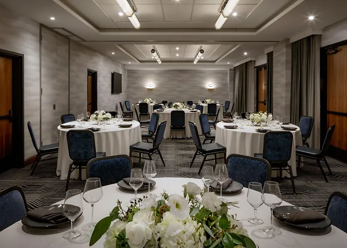 Rand Tower Hotel, Minneapolis, A Tribute Portfolio Hotel