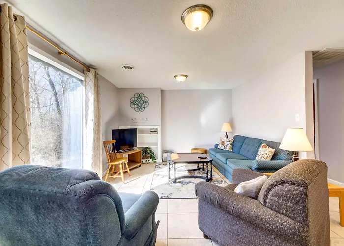 Pet-Friendly Youngstown Cottage W/ Yard
