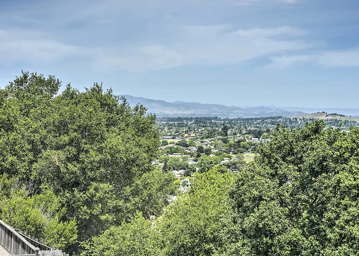 Vallejo Home W/ Spacious Deck, Hot Tub & Views
