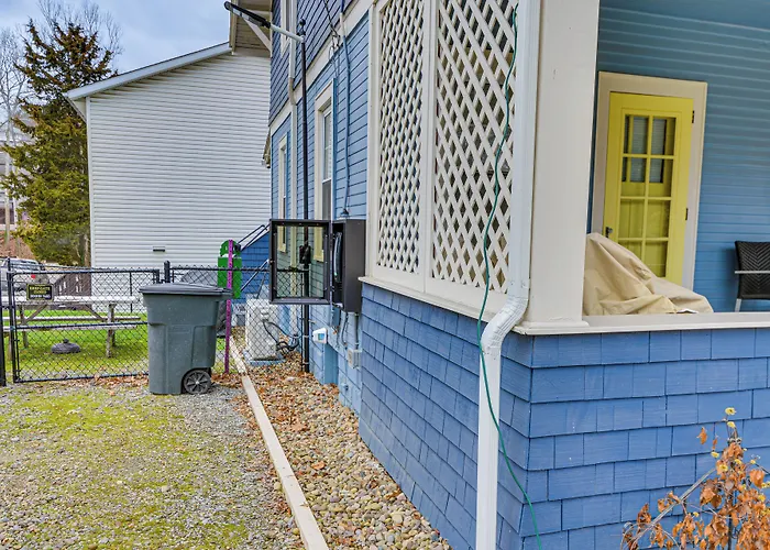 Pet-Friendly 'Murph Landing' - 1 Mile To Wvu!