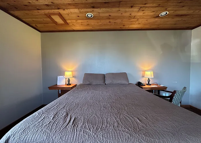 Timber Lodge Inn