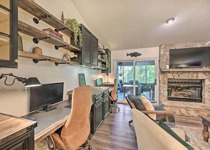 Game Room + Fire Pit! Multi-Level Anderson Home