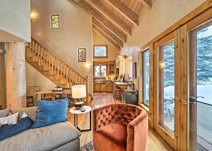 Serene Sun Valley Home W/ Hot Tub & Mtn Views