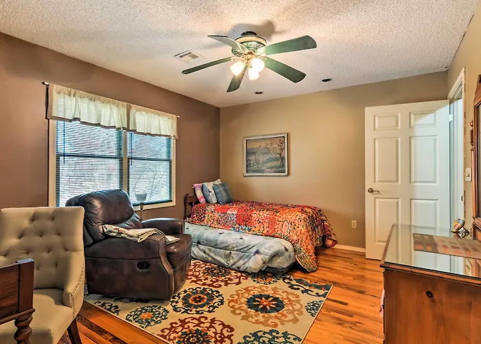 Charming Craftsman Home In Downtown Bartlesville!
