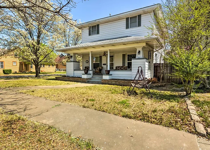 Charming Craftsman Home In Downtown Bartlesville!