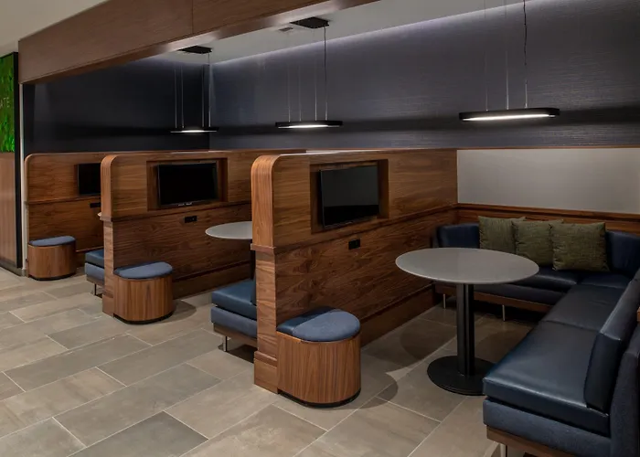 Courtyard By Marriott Olympia