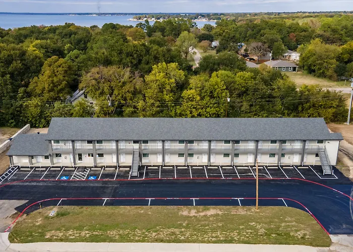 Extended Stay Gun Barrel City