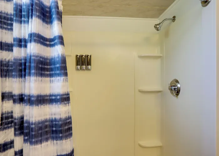 Welcoming Port Clinton Vacation Rental!