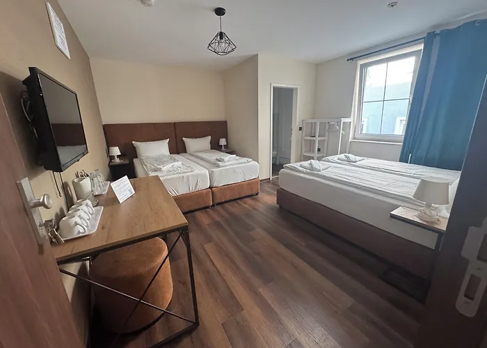 Hotel Capitol Zentrum - 24H -