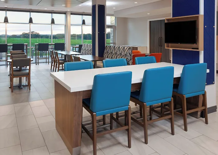 Holiday Inn Express & Suites Reedsburg - Dells Area By Ihg