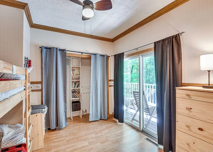 Huge Family Home W/ Pool - 13 Mi To Lake Michigan!