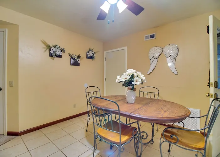 Tahlequah Duplex W/ Screened-In Porch & Fire Pit!