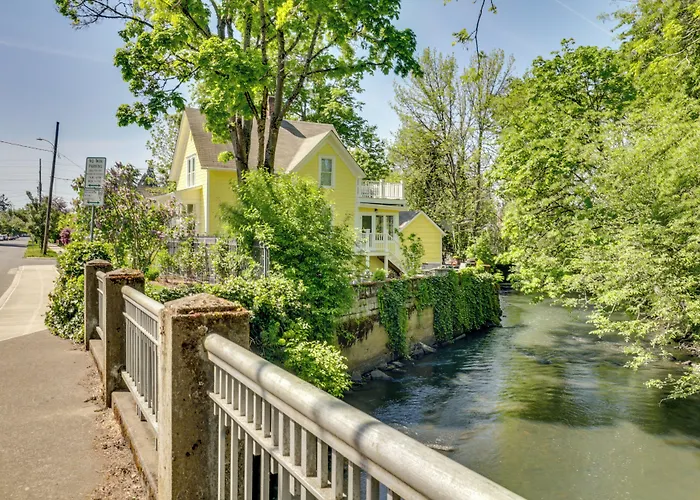 Historic Home Near Downtown Salem: Walk To Capitol