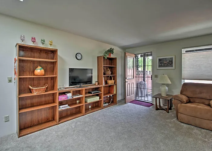 Green Valley Townhome W/ Patio & Resort Amenities