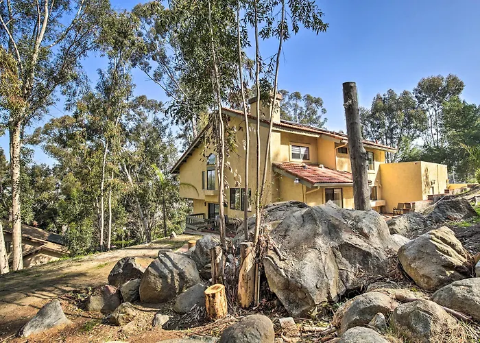 Spacious El Cajon Villa - 14 Mi To Downtown!