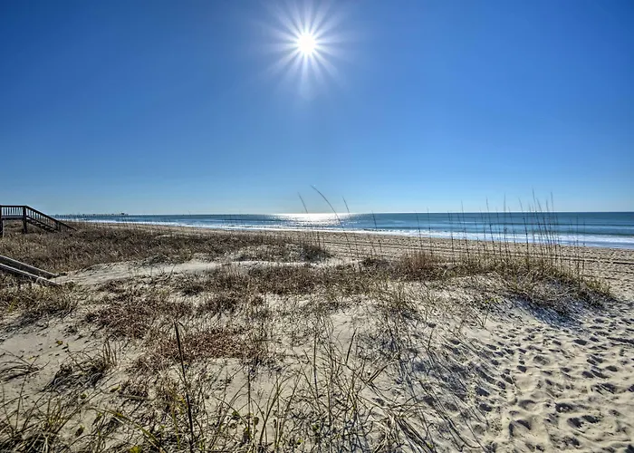 Emerald Isle Escape: Walk To Ocean