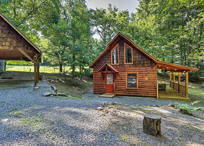 Charming Murphy Cabin W/ Porch - Near Hiking!