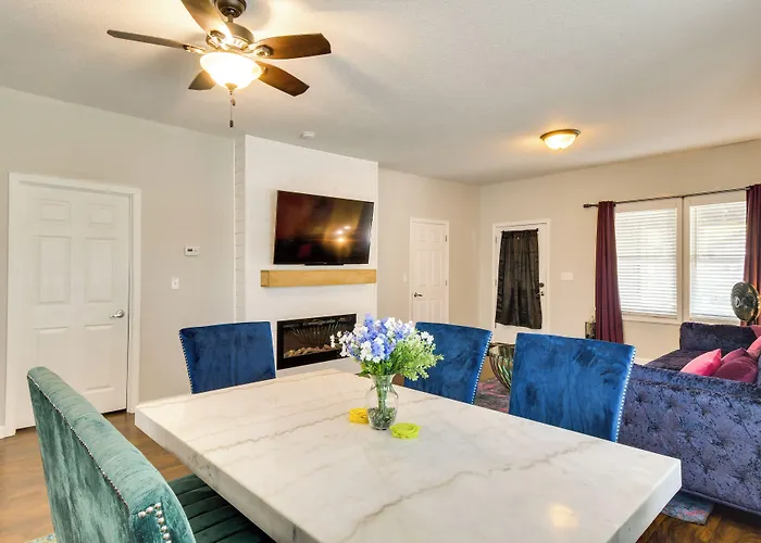 Pet-Friendly Davenport Home - Near Casino & Golf