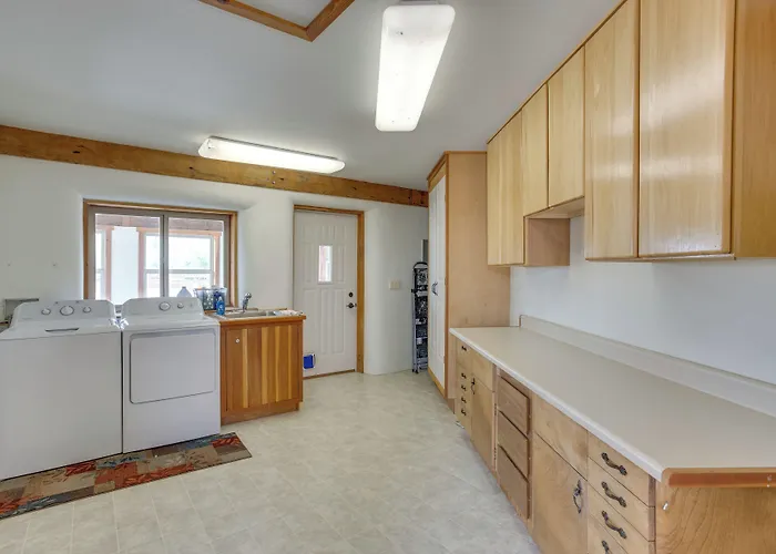 Montrose Family Home W/ Yard & Fruit Trees!