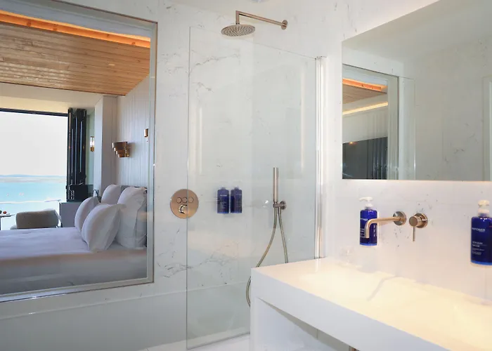 Les Vagues Hotel & Spa