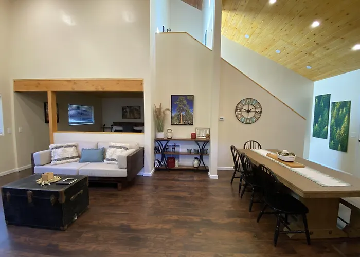 Idyllwild Inn And Strawberry Creek Inn