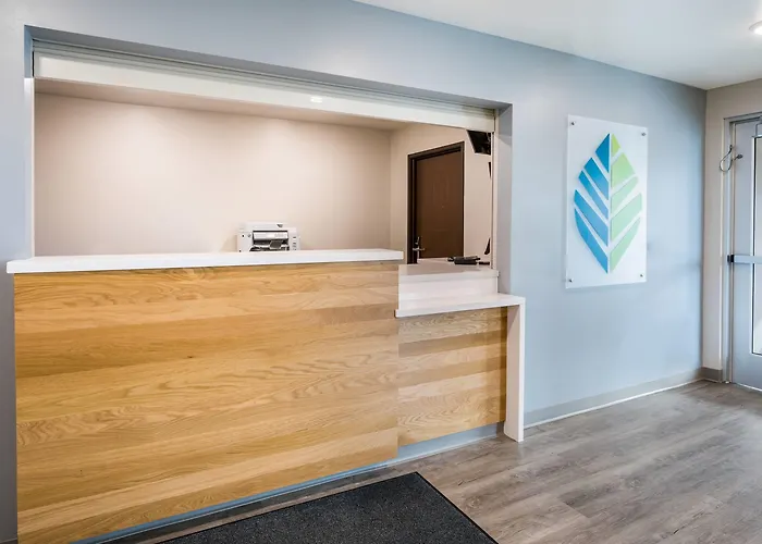 Woodspring Suites Downers Grove - Chicago