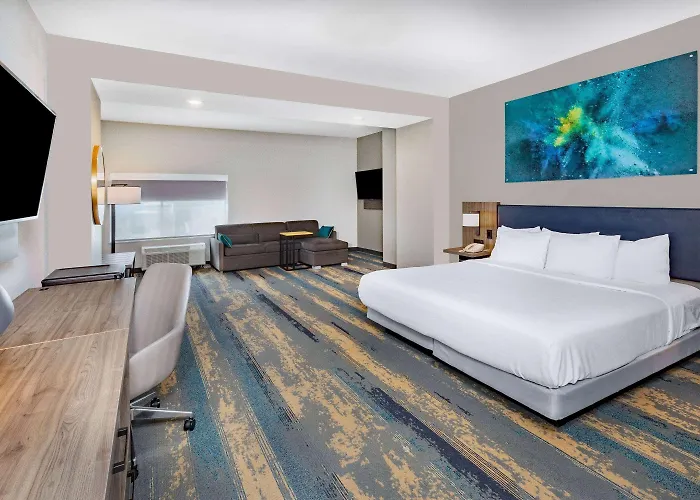 La Quinta Inn & Suites By Wyndham Galveston North At I-45