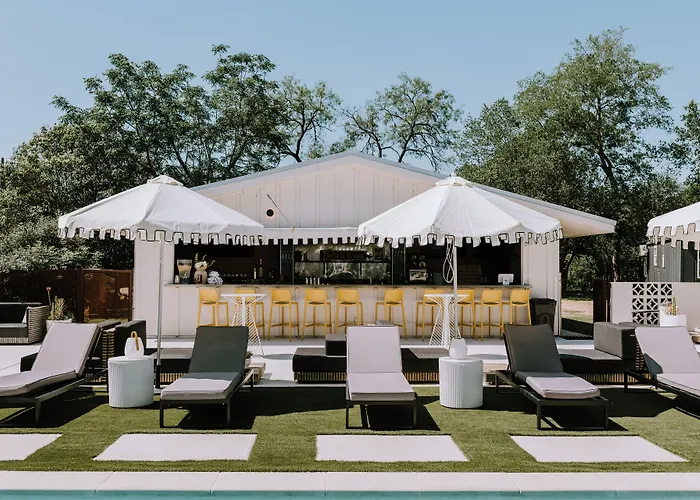 Melrose River Club Resort
