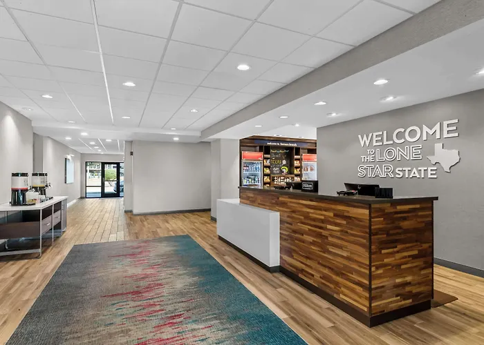 Hampton Inn & Suites Dallas - Farmers Branch