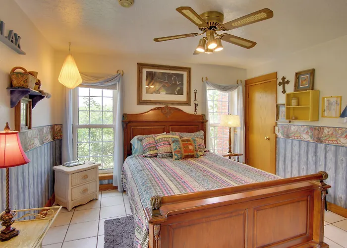 Red Bluff Inn & Retreat W/ Entire Ranch On Lake!