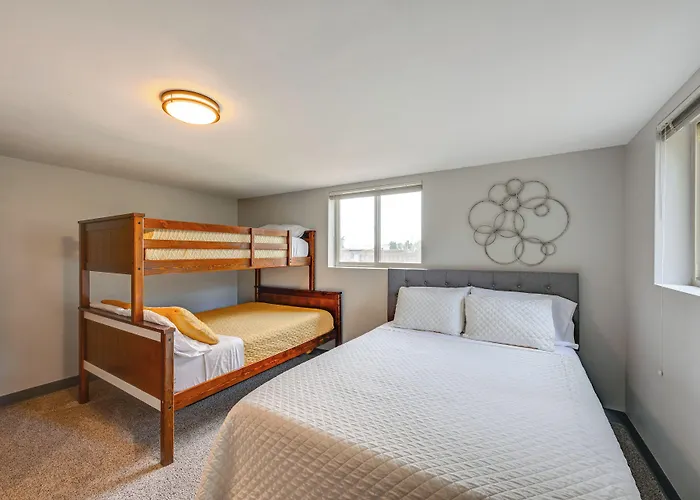 Family-Friendly Yakima Escape W/ Yard & Pool!