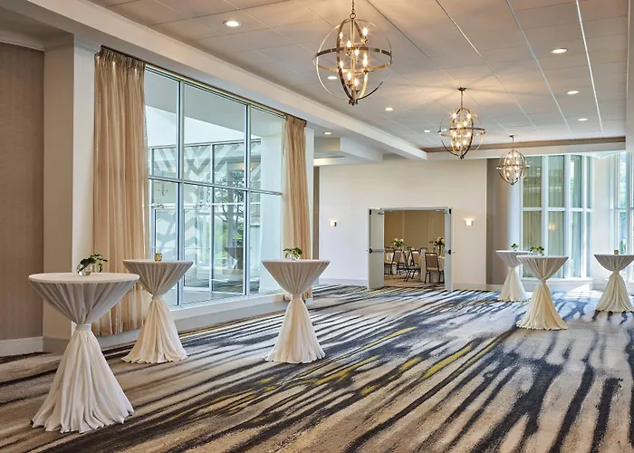 Delta Hotels By Marriott Chicago Willowbrook