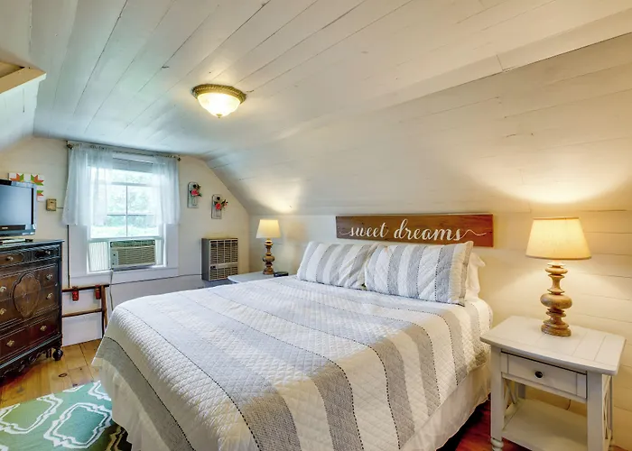 'Lil Red Hen' Cottage In The Boone Area W/ Hot Tub