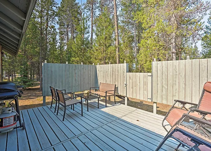 High Lakes Hideaway: La Pine Fishing Cabin!