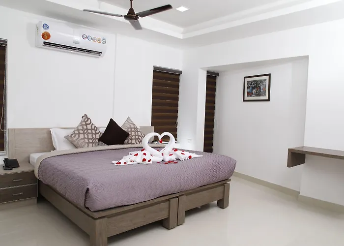 Chandra Inn