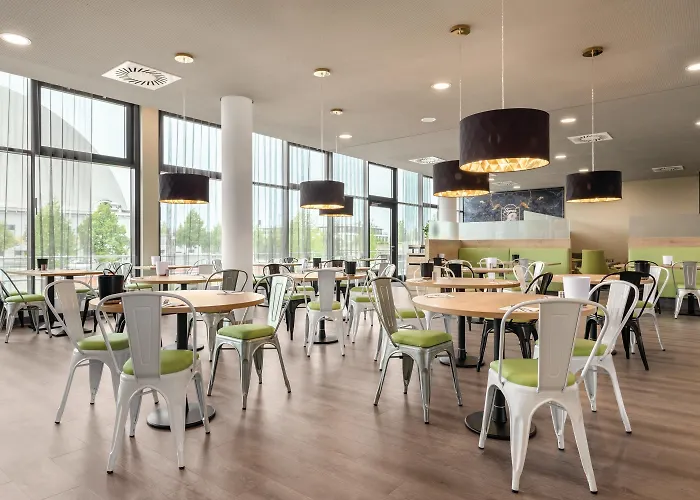 Super 8 by Wyndham Oberhausen am Centro