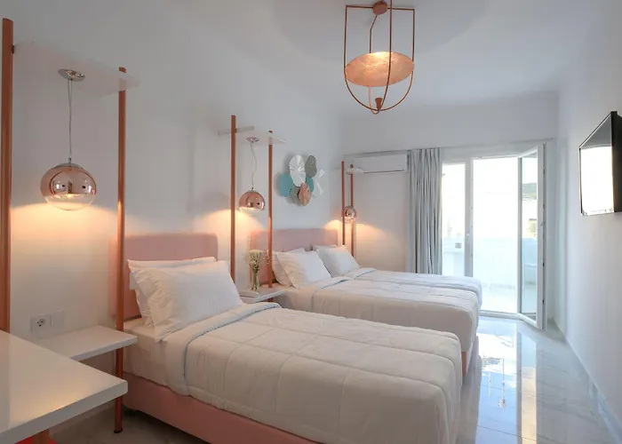 Nama Hotel Tinos