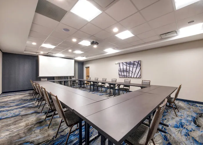 Fairfield Inn & Suites By Marriott Charlotte Belmont