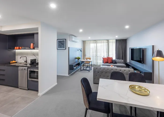 Deco Hotel Canberra