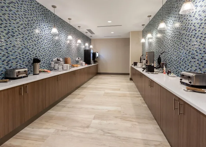 Howard Johnson Hotel - Middletown