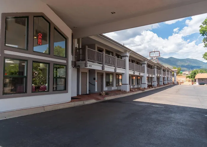 Quality Inn & Suites Manitou Springs At Pikes Peak Garden Of The Gods
